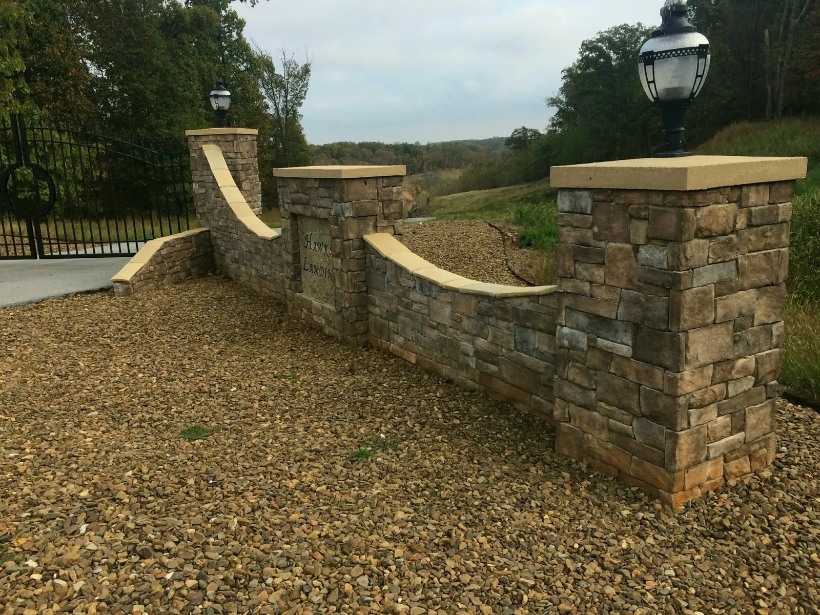 Dry Stack veneer cast stone in the Walnut Ridge colorway on an entry wall