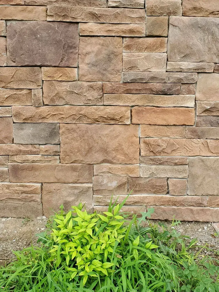 Close-up of Walnut Ridge ledge stone texture